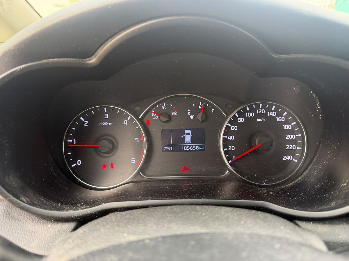 COMING SOON KIA CARENS CONCEPT 1.7 VGT CRDI SPANISH LHD IN SPAIN ONLY 65000 MILES SUPER 2019